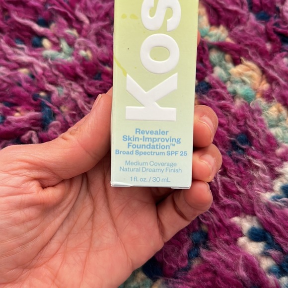 Lisa’s revealer skin improving foundation w spf 25 - Picture 2 of 4